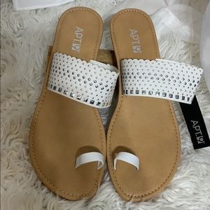 Apt 9 white wedge sandals Size 9/10 💄